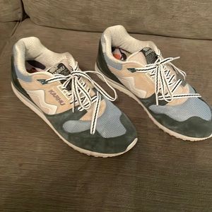 EUC Men’s Karhu Sneakers